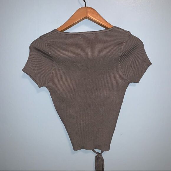 NWT Buckle Short Sleeve Top Large - Picture 4 of 5